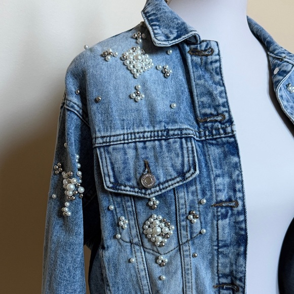 Veveret Pearl Studded Denim Jacket Cropped Jean Jacket Embellished Medium Wash - Picture 3 of 5